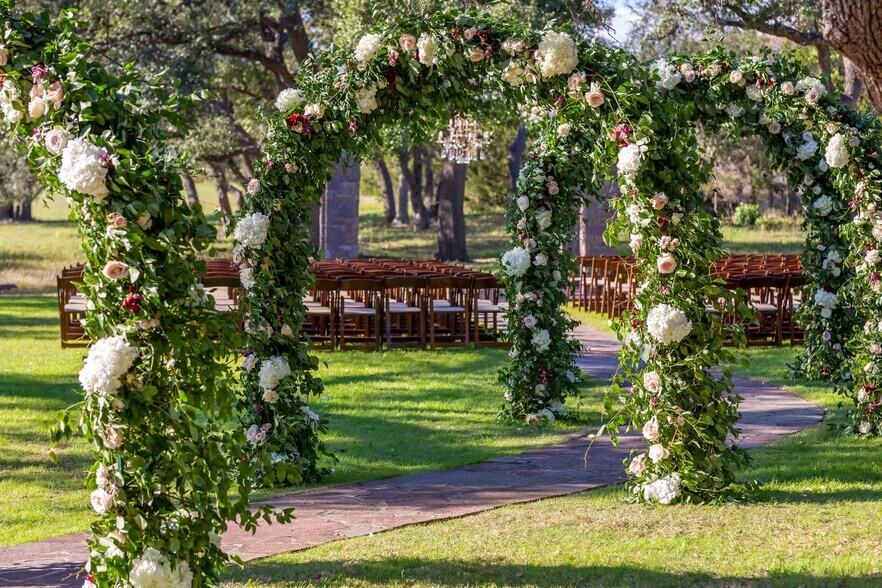 More Photos Of 2550 Bell Springs Rd, Dripping Springs Lodge Meeting Hall For Sale