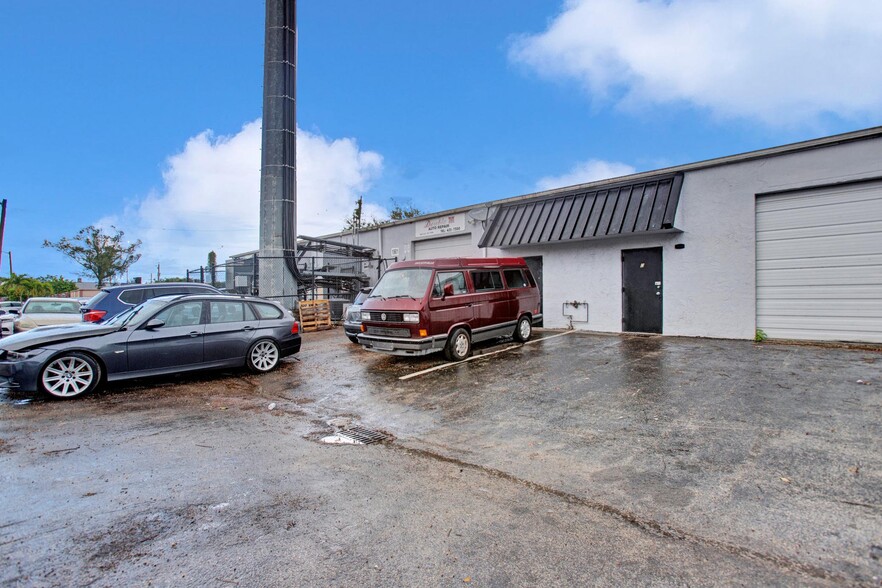 More Photos Of 1901 SW 100th Ter, Miramar Warehouse For Lease