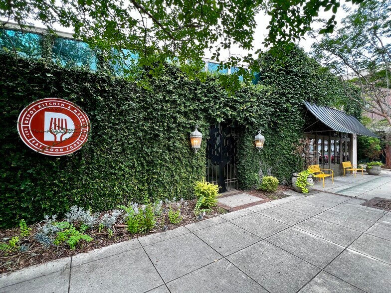 More Photos Of 117 Walnut St, Hattiesburg Restaurant For Sale