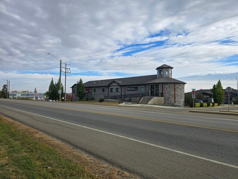 More Photos Of 110 Pelican Pl, Sylvan Lake Office For Sale