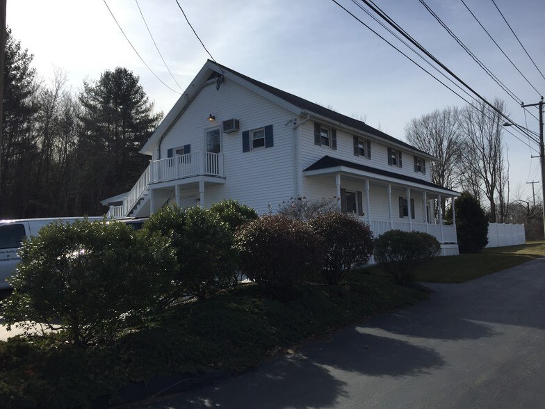 More Photos Of 139 Riverside Dr, Thompson Freestanding For Sale