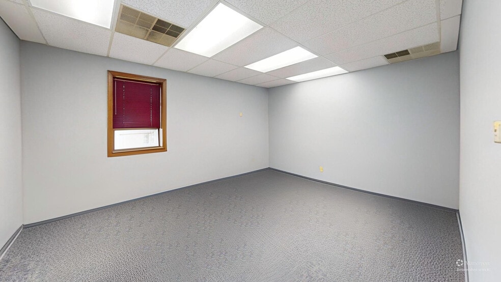 More Photos Of 7007 Trafalgar St, Fort Wayne Light Manufacturing For Lease