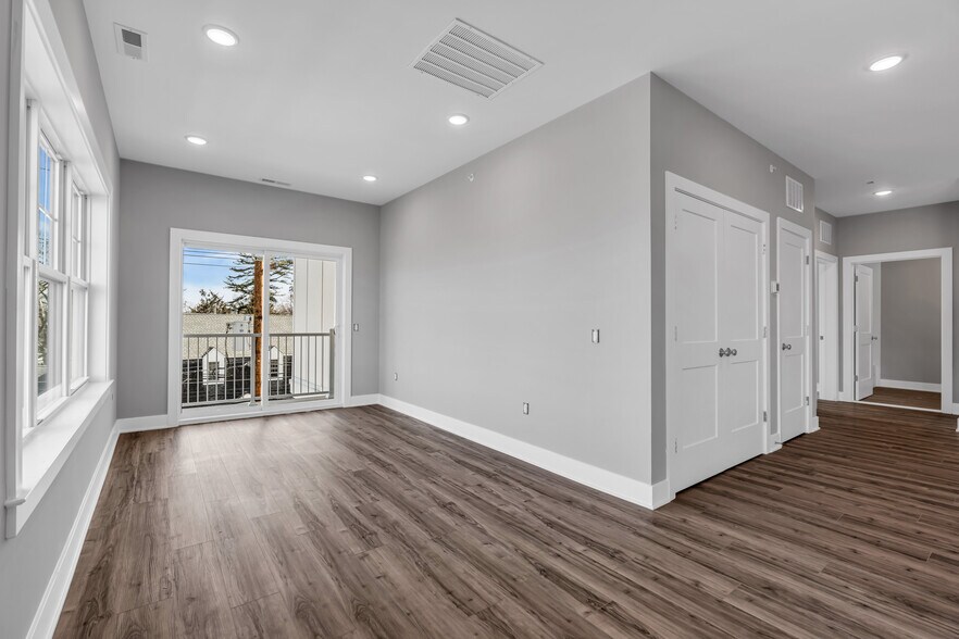 More Photos Of 33 Union Ave, Manasquan Apartments For Sale