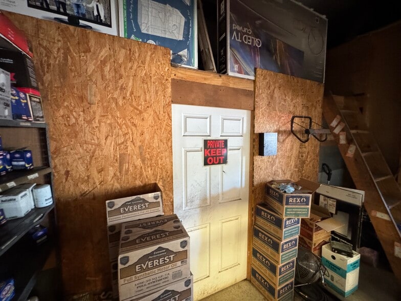 More Photos Of 4050 Lawrenceville Hwy NW, Lilburn Auto Repair For Sale
