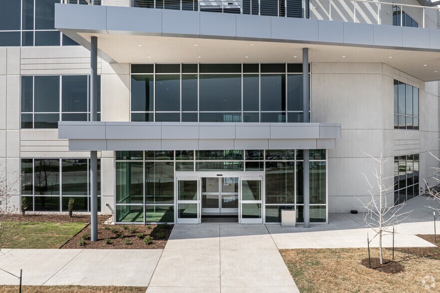 More Photos Of 8580 Belleview Dr, Plano Office For Lease