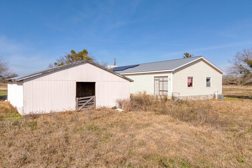 More Photos Of 829 State Highway 21 W, Cedar Creek Specialty For Sale