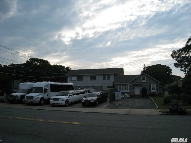 More Photos Of 150 Jerusalem Ave, Massapequa Office For Sale