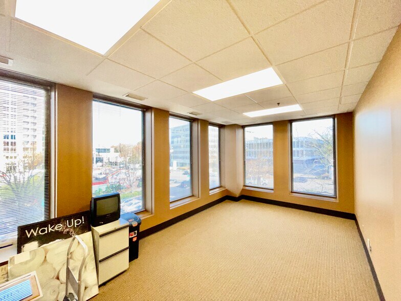 More Photos Of 1800 Peachtree St NW, Atlanta Loft Creative Space For Lease