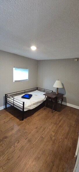 More Photos Of 4502 Fegenbush Ln, Louisville Specialty For Sale