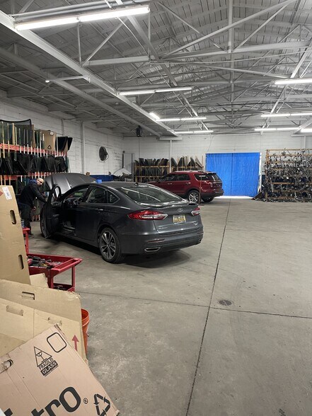 More Photos Of 8453 E Eight Mile Rd, Warren Auto Repair For Sale