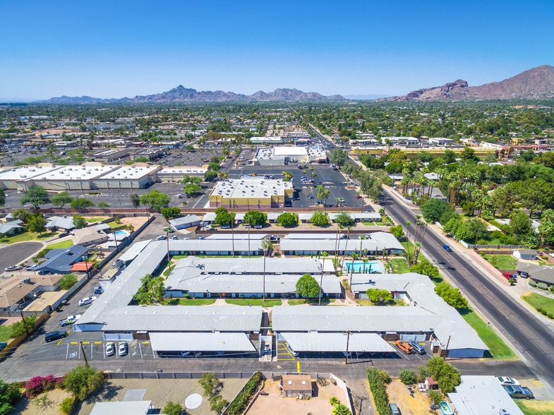 More Photos Of 2620 N 40th St, Phoenix Apartments For Sale