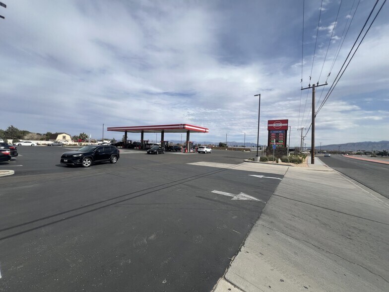 More Photos Of 15188 Main St, Hesperia Service Station For Lease