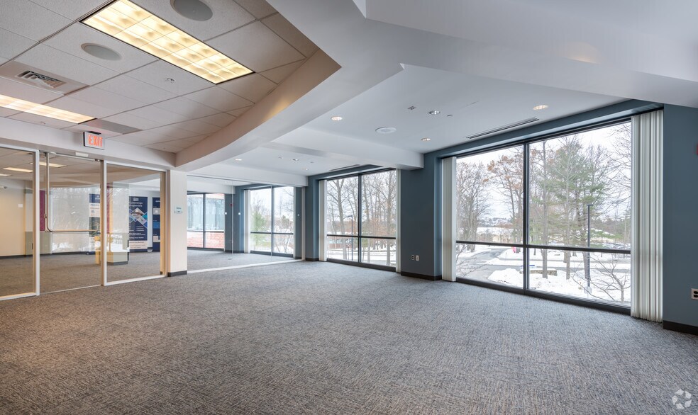More Photos Of 40 Shattuck Rd, Andover Office For Lease