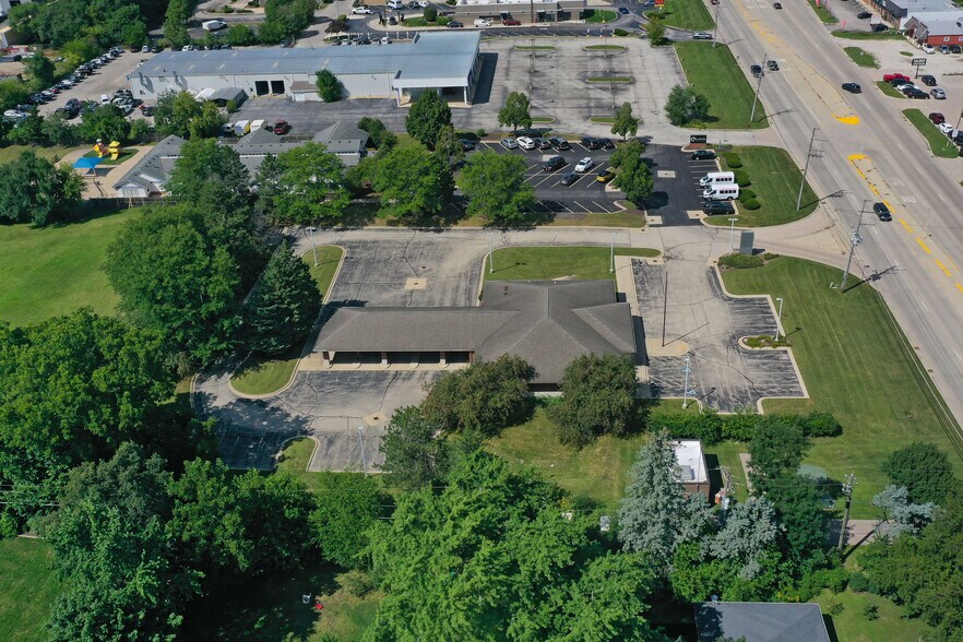 More Photos Of 170 N Il Route 31, Crystal Lake Bank For Lease