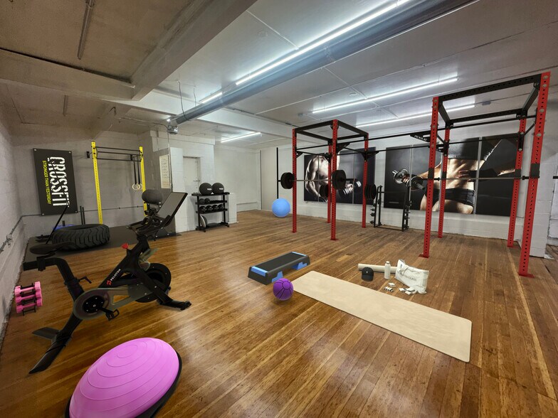 More Photos Of 1301 Brownell Ave, Lorain Service For Sale