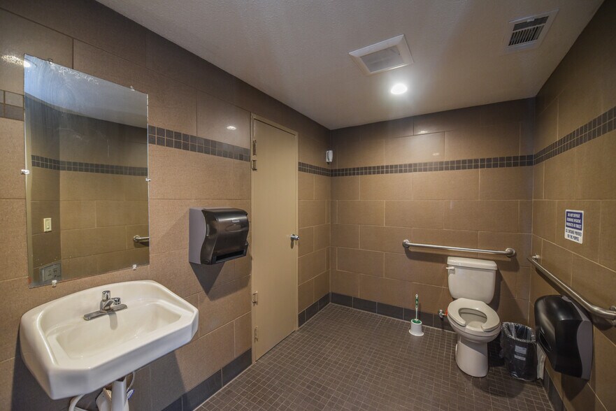 More Photos Of 24967 State Highway 108, Mi Wuk Village Service Station For Sale