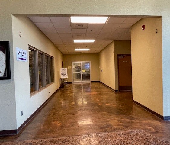 More Photos Of 1330 Commercial St, Warsaw Office For Sale