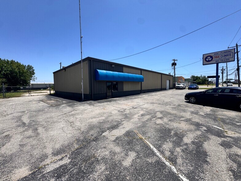 More Photos Of 3504 S Meridian Ave, Oklahoma City Warehouse For Lease