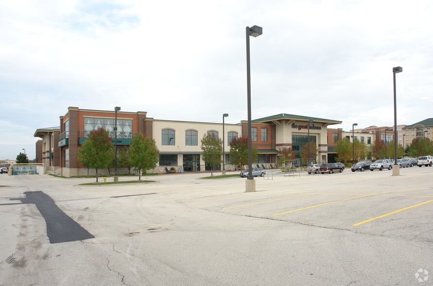 More Photos Of 2770-2860 S Highland Ave, Lombard Unknown For Lease