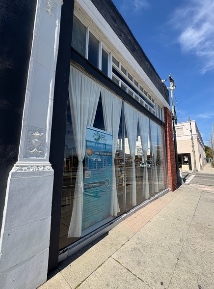 More Photos Of 403-411 W 6th St, San Pedro Storefront Retail Office For Lease