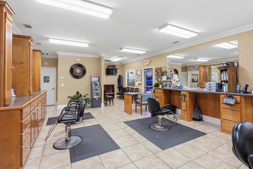 More Photos Of 537 S Ferdon Blvd, Crestview Office For Lease