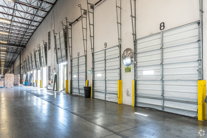 More Photos Of 14600 Innovation Dr, Riverside Warehouse For Lease
