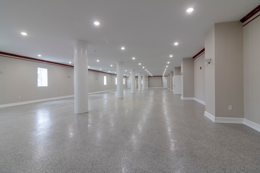 More Photos Of 2613 W Hunting Park Ave, Philadelphia Light Distribution For Lease
