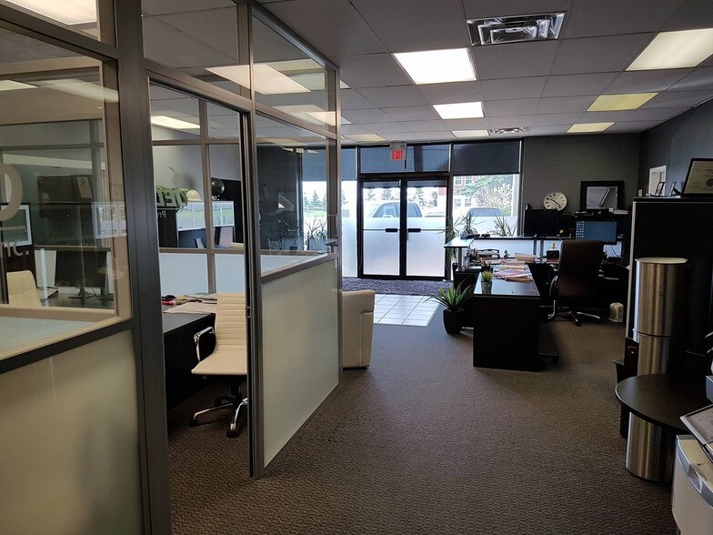 More Photos Of 4906-5000 50 Av, Beaumont Apartments For Lease