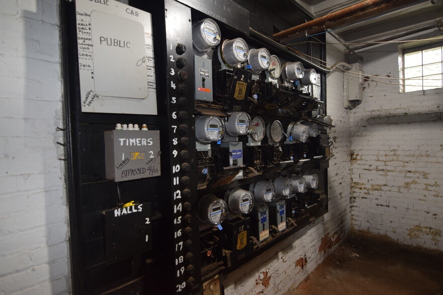 More Photos Of 2260 Noble Rd, Cleveland Heights Apartments For Sale