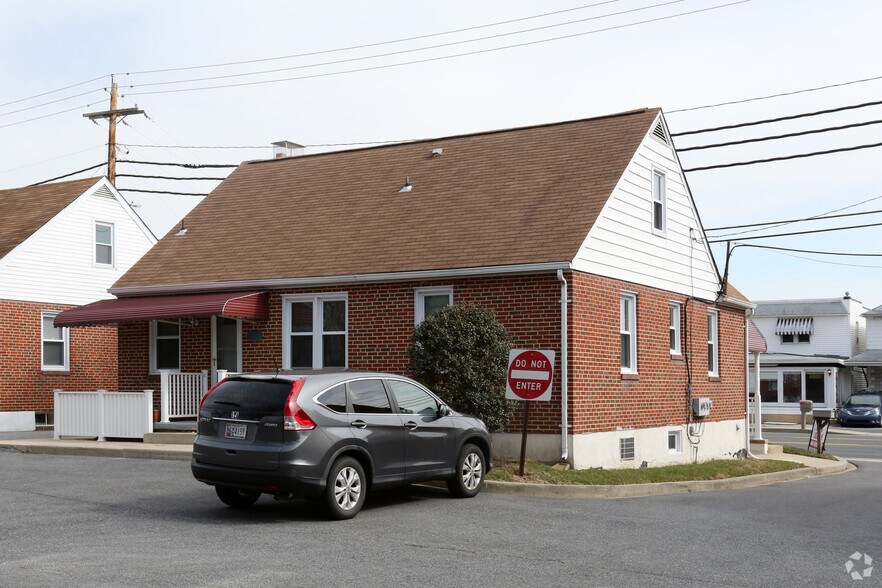 More Photos Of 9526 Belair Rd, Nottingham Office For Lease