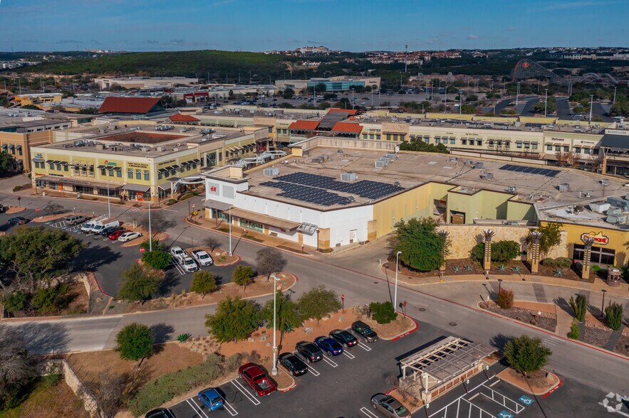 More Photos Of 15900 La Cantera Pky, San Antonio Unknown For Lease