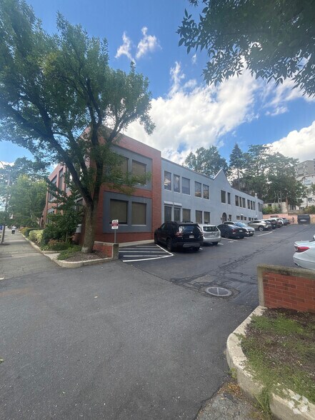 More Photos Of 637-651 Washington St, Brookline Office For Lease