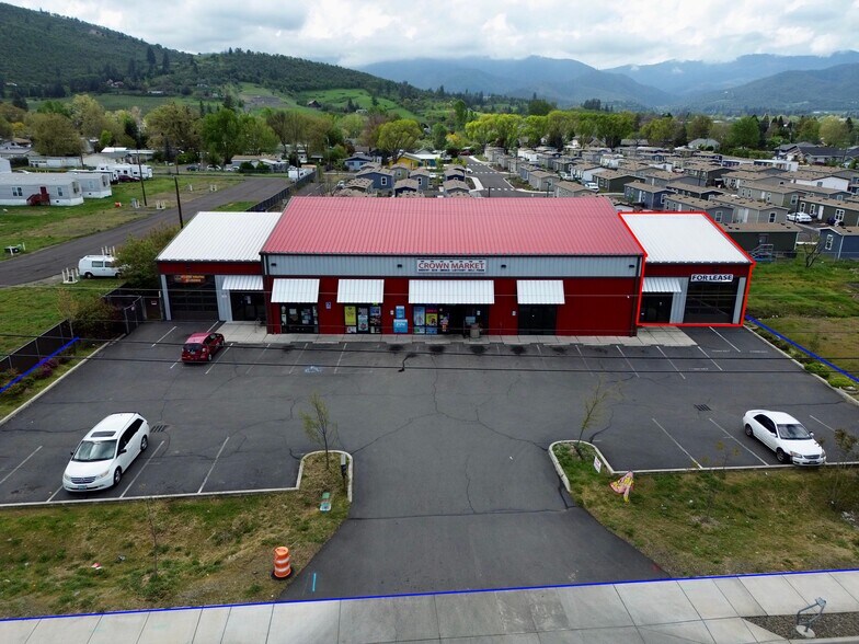 More Photos Of 806 S Pacific Hwy, Talent General Retail For Lease