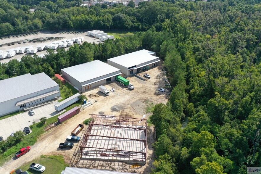 More Photos Of 38 W Chatham Ct, Garden City Warehouse For Lease