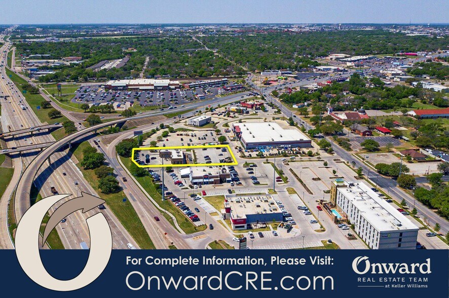 More Photos Of 2609 S Jack Kultgen Expy, Waco Restaurant For Sale