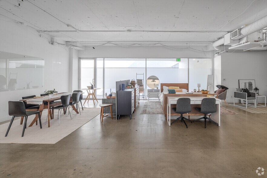 More Photos Of 8065-8075 W 3rd St, Los Angeles Loft Creative Space For Lease