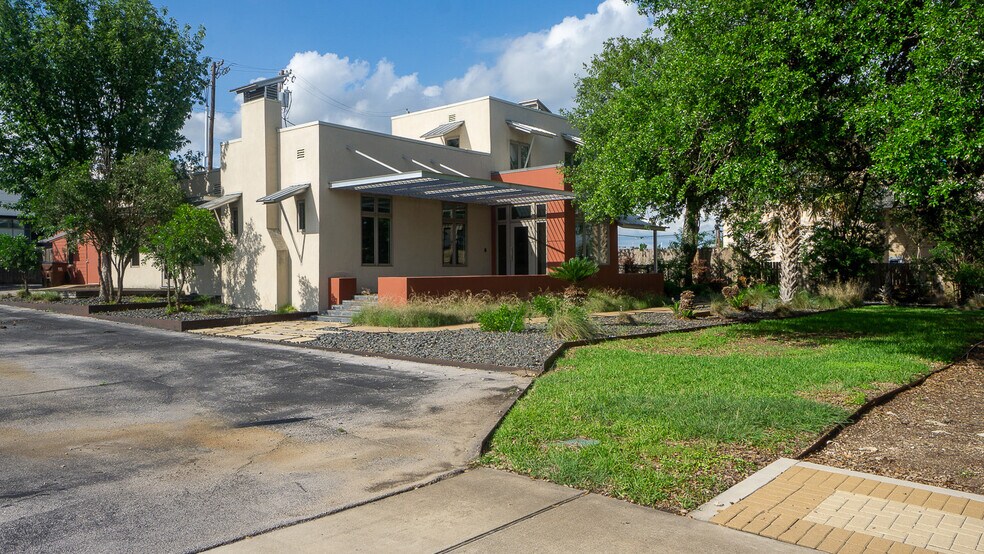 More Photos Of 106 Bagdad Ave W, Round Rock Office For Sale