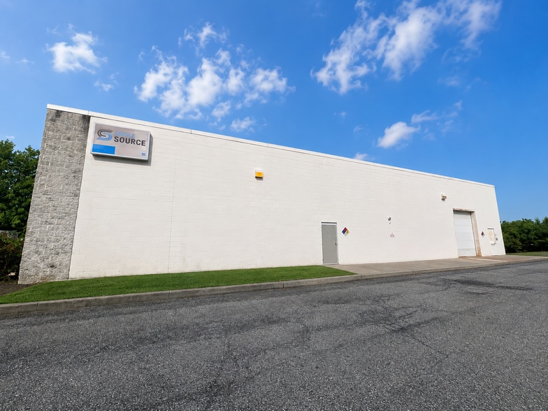 More Photos Of 107 Ruthar Dr, Newark Auto Repair For Sale