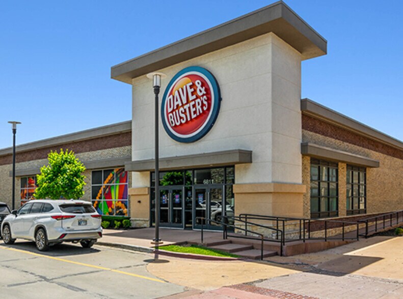 Primary Photo Of 6811 W 135th St, Overland Park Freestanding For Sale