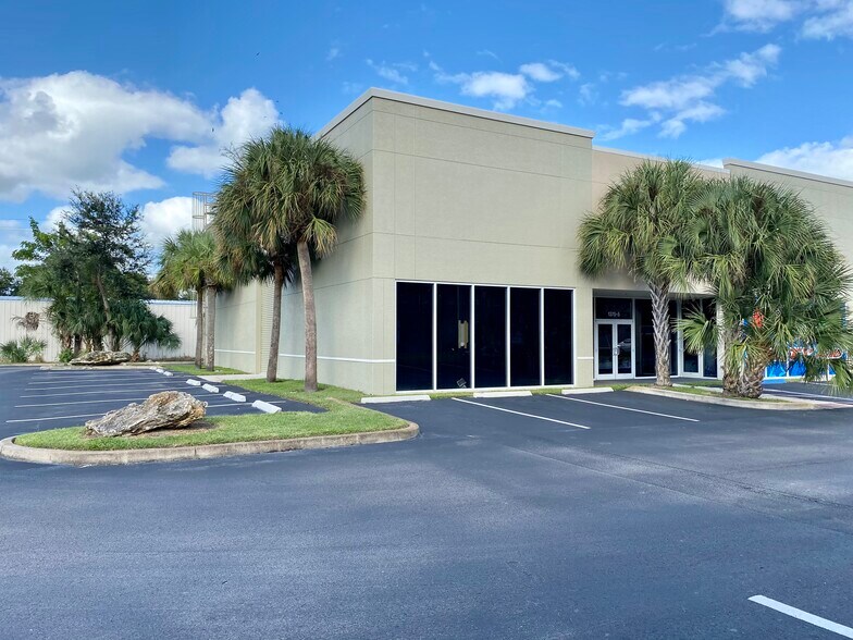 More Photos Of 1375 US Highway 1, Vero Beach Flex For Lease