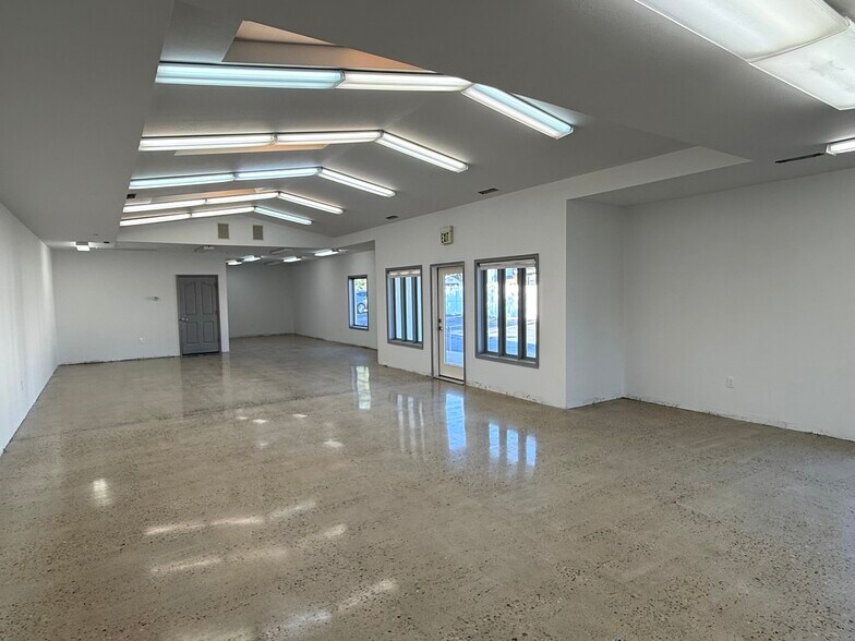 More Photos Of 1920 E Fort Union Blvd, Salt Lake City Freestanding For Lease