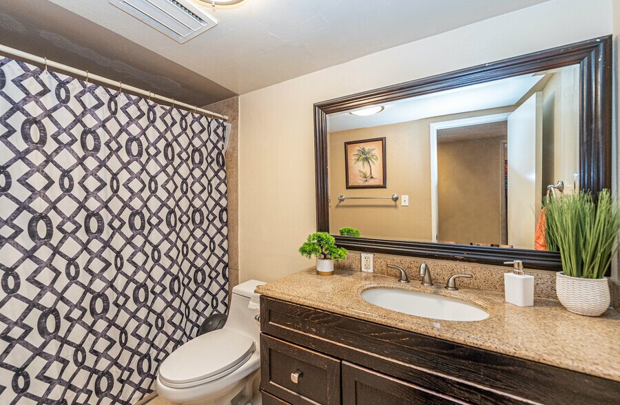 More Photos Of 1745 S Harvard Blvd, Los Angeles Apartments For Sale