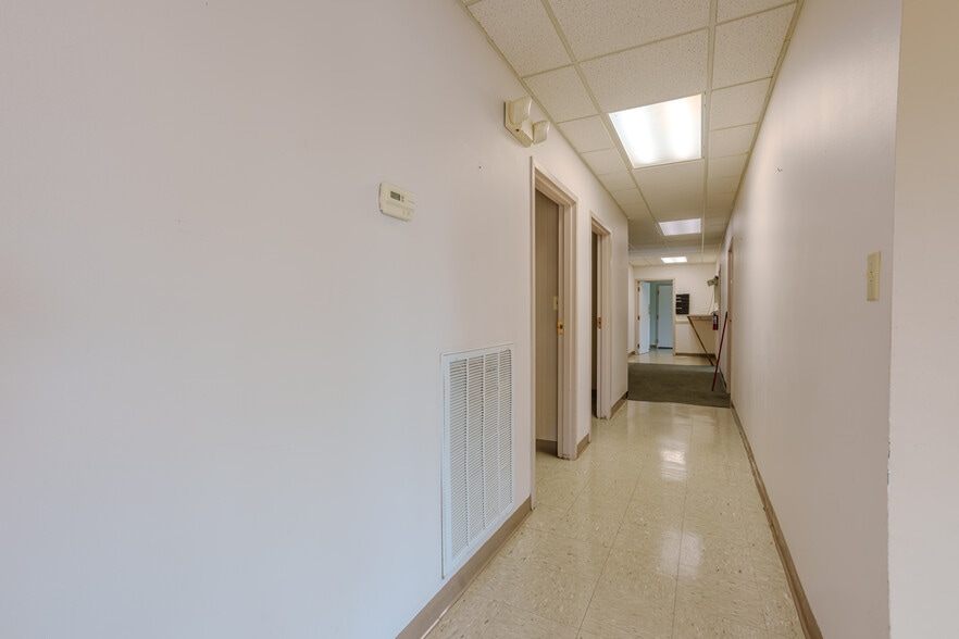 More Photos Of 208 Marengo St, Florence Healthcare For Lease