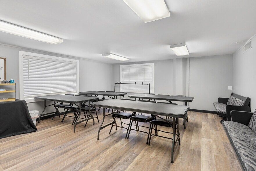 More Photos Of 310 Coles Ferry Pike, Lebanon Religious Facility For Sale