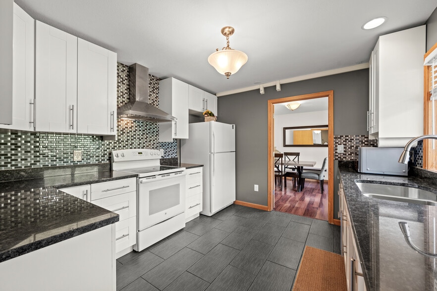 More Photos Of 327 S Miller Rd, Fairlawn Assisted Living For Sale