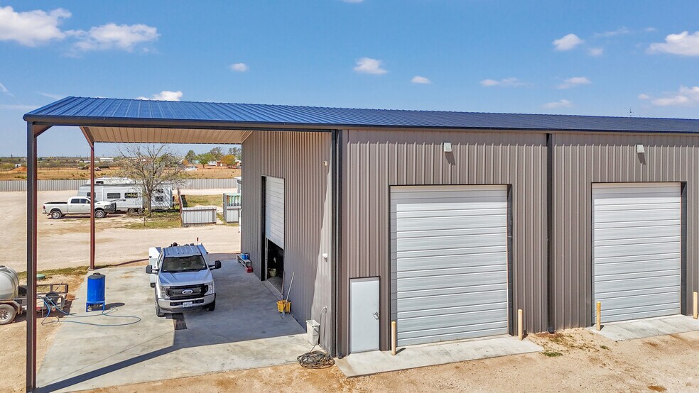 More Photos Of 9013 W County Road 160, Midland Showroom For Sale