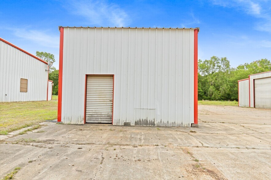 More Photos Of 516 FM 3083 Rd, Conroe Industrial For Lease