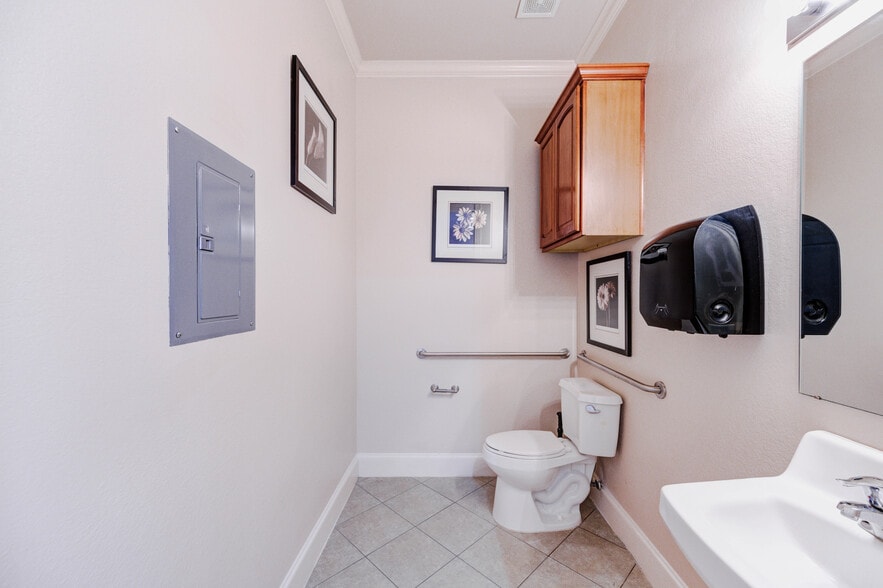 More Photos Of 1836 Snake River Rd, Katy Office Residential For Sale