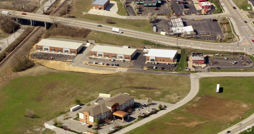 More Photos Of 3116 Lumina Pky, Saint Charles Showroom For Sale