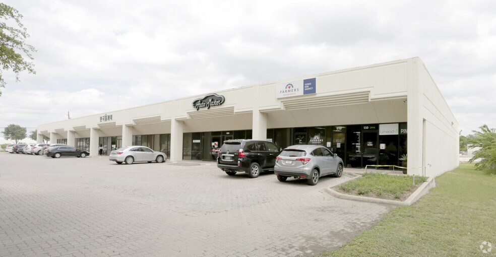 More Photos Of 1908 Royal Ln, Dallas Light Distribution For Lease